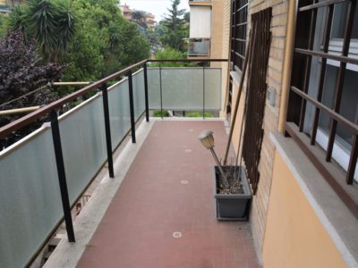 Roma Stanza arredata Battistini Gemelli Balcone