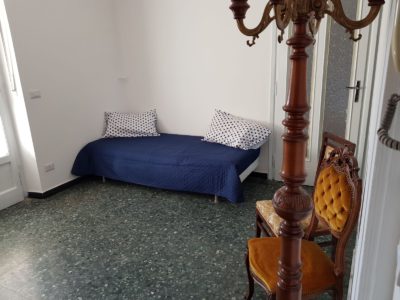 affitto appartamento ristrutturato ammobiliato a studenti composto da 2 camere da letto , cucina arredata lavanderia bagno con doccia, entrata, balcone e terrazzo 40 mq 6 e ultimo piano con ascensore