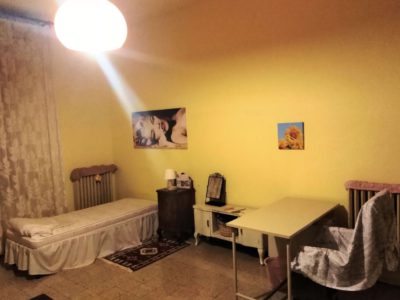 big single room for woman only – grande stanza singola per solo donne