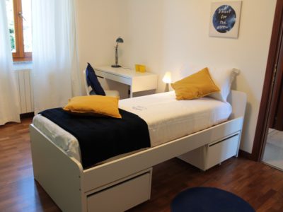 Residenza Cabrini – PER STUDENTI – Camera grande con bagno condiviso