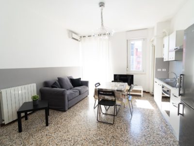 Residenza Kennedy – PER LAVORATORI – Camera grande con bagno condiviso