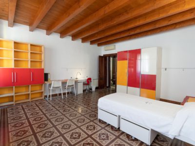 Residenza della Vittoria – PER STUDENTI – Camera grande con bagno condiviso