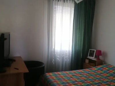 AFFITTASI CAMERE SINGOLE ROMA CON LETTO MATRIMONIALE